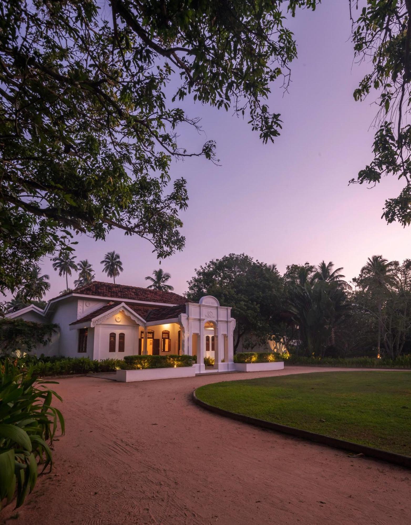 Uga Riva - Negombo Hotel Exterior foto